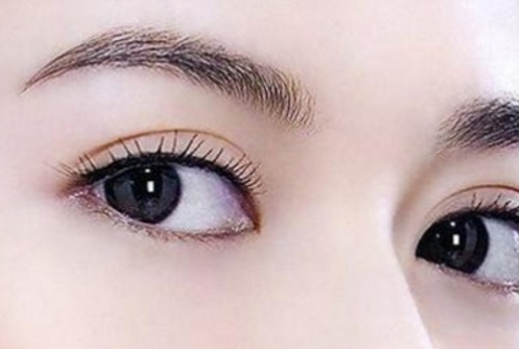 鄭州隆胸手術，選擇哪位醫(yī)生比較好？