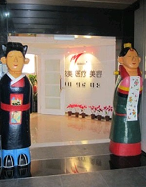 北京四季美學(xué)炫美醫(yī)療美容診所做自體脂肪豐額頭效果好嗎？自體脂肪豐額頭的優(yōu)勢(shì)？