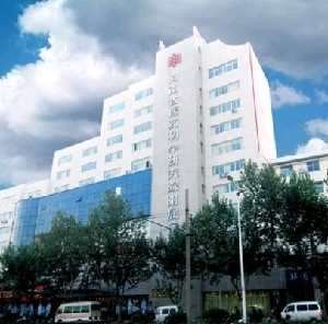 河南省醫(yī)藥科學(xué)研究院附屬醫(yī)院整形科開眼角有何優(yōu)勢？價格如何？