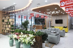 青島艾菲醫(yī)療美容門診部激光去眼袋有何優(yōu)勢(shì)？激光去眼袋貴嗎？