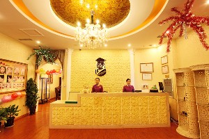 青島王博士醫(yī)學美容門診部手術祛眼袋的效果能保持多久？手術祛眼袋的價格大概多少？