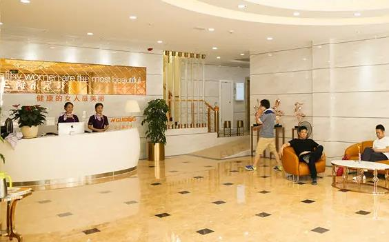 益陽(yáng)南湖醫(yī)療美容門診部_大廳