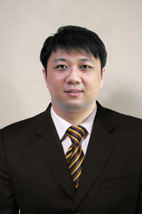 李任達